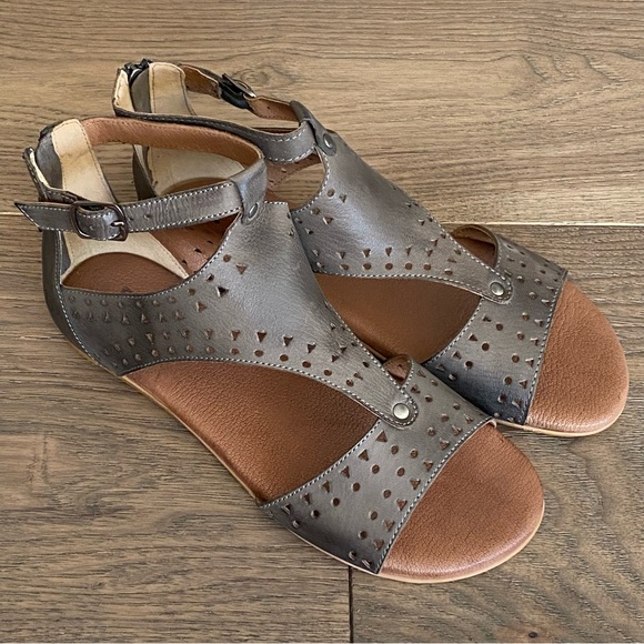 🌟HOST PICK🌟 NWT Bed Stu Kit Leather Sandals - Picture 3 of 14